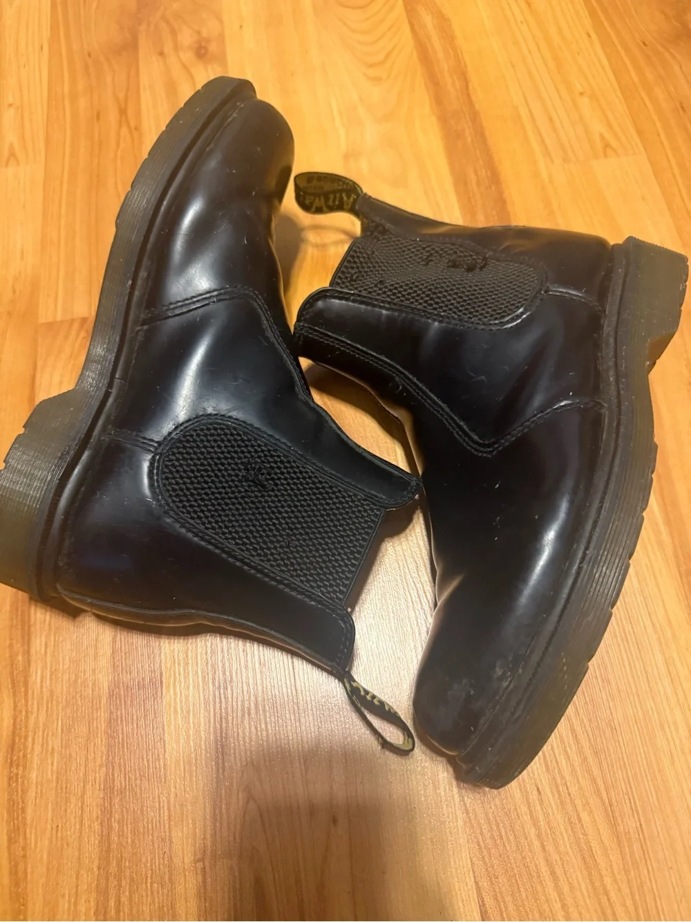 Dr. Martens Men's Black Leather Chukka Boots